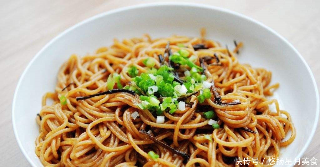 葱油拌面的做法来喽,简单美味!