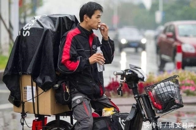 拼多多|京东物流特别快，为啥学生还是用喜欢淘宝购物？这3点原因很重要