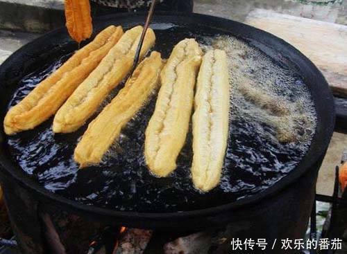 家人|欢乐番茄丨早餐不知道吃什么?酥脆可口的油条,家人都爱吃!