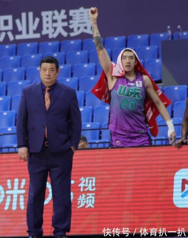 丁彦雨航|官宣!山东男篮踏上征程,第3阶段开始前先打教学赛,徐长锁拼了