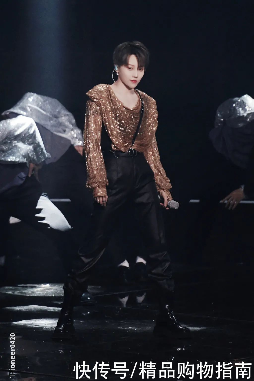 顶流们的阳谋，联手把国潮穿出圈