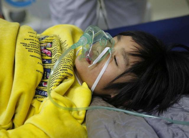 小勇|8岁男孩,昏迷不醒,靠呼吸机续命,医生怒斥家长啥都敢吃