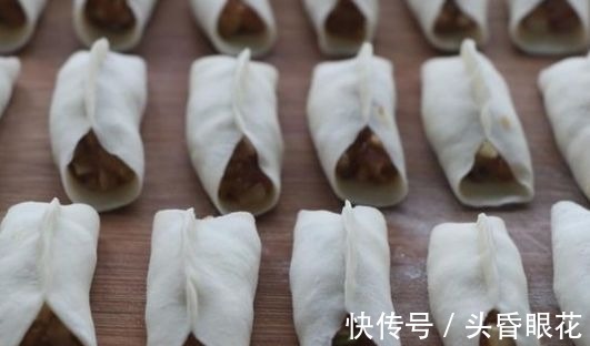 洋葱别炒着吃,教你解馋新吃法,又鲜又嫩,出锅孩子一口气吃10个