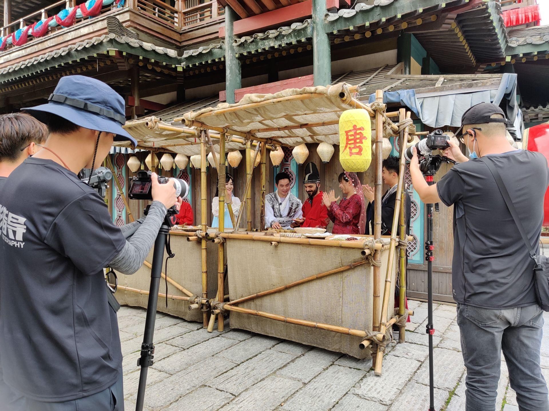 又过节啦|央视网红微综艺《又过节啦》在唐城开拍