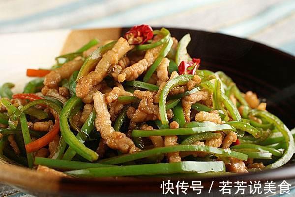 青椒炒肉丝,米饭的绝配,做法超级简单,真让人垂涎欲滴