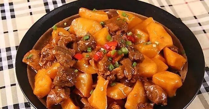 常吃土豆好处非常多,但却不能和“它”一起吃,“后果”很严重