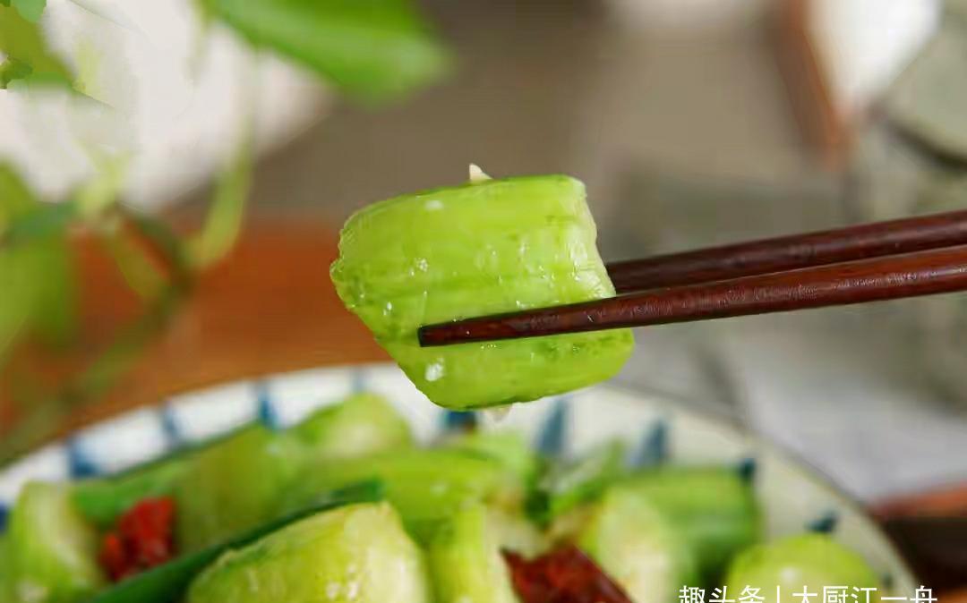 炒菜|三伏天养生,建议每天吃点清淡的,教你3种家庭炒菜,平稳度夏天