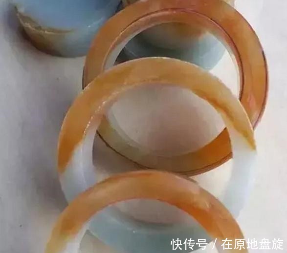 美女执意20万买下的翡翠原石,切开后气的发抖,最后成品完美逆袭!