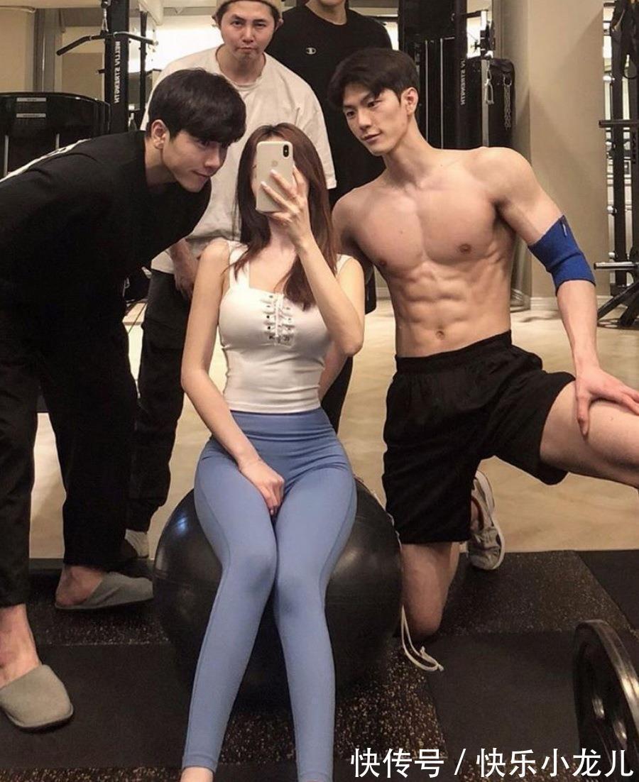 女人味 不要单独的快乐,和闺蜜一起穿上打底裤好好锻炼吧