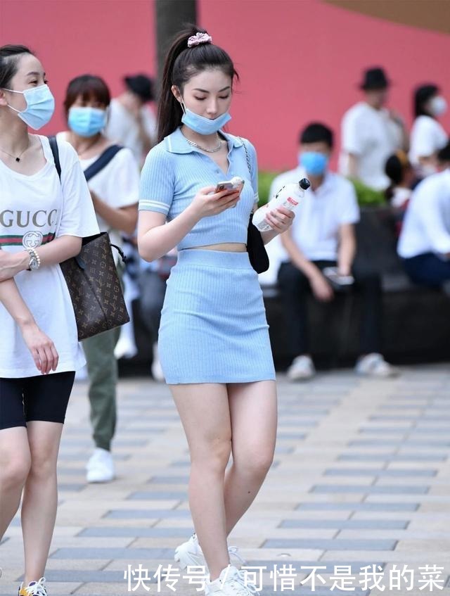 套装|忙里偷闲的穿搭，包臀裙套装美丽不可挡，时髦修身又显成熟