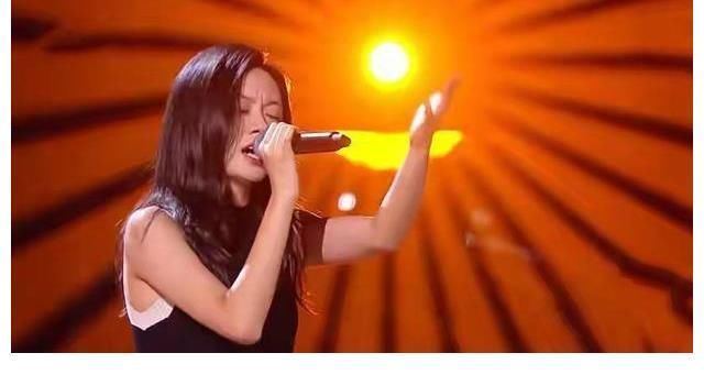 伍珂玥凭《好声音》获赞, 能否复制单依纯的成功, 李荣浩评价超搞笑