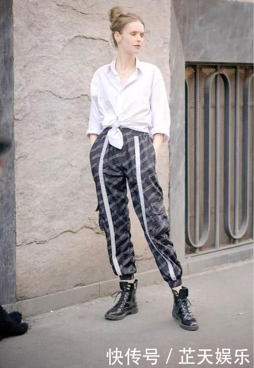 衬衫塞进裤腰过时了，如今流行这4种“穿法”，时髦显瘦还高级