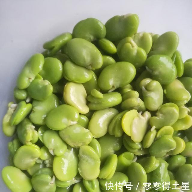 回锅肉|让我们来一盘回锅肉炒蚕豆,荤素搭配更有营养,你值得拥有