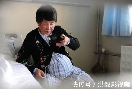 开销|60岁老太不顾众人反对，冒死生下双胞女儿，如今过得咋样了