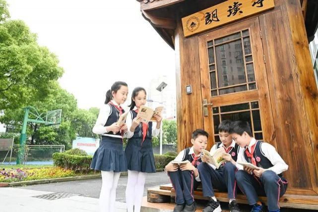 创意|恰同学少年！沪16区幼儿园、中小学创意毕业照来了