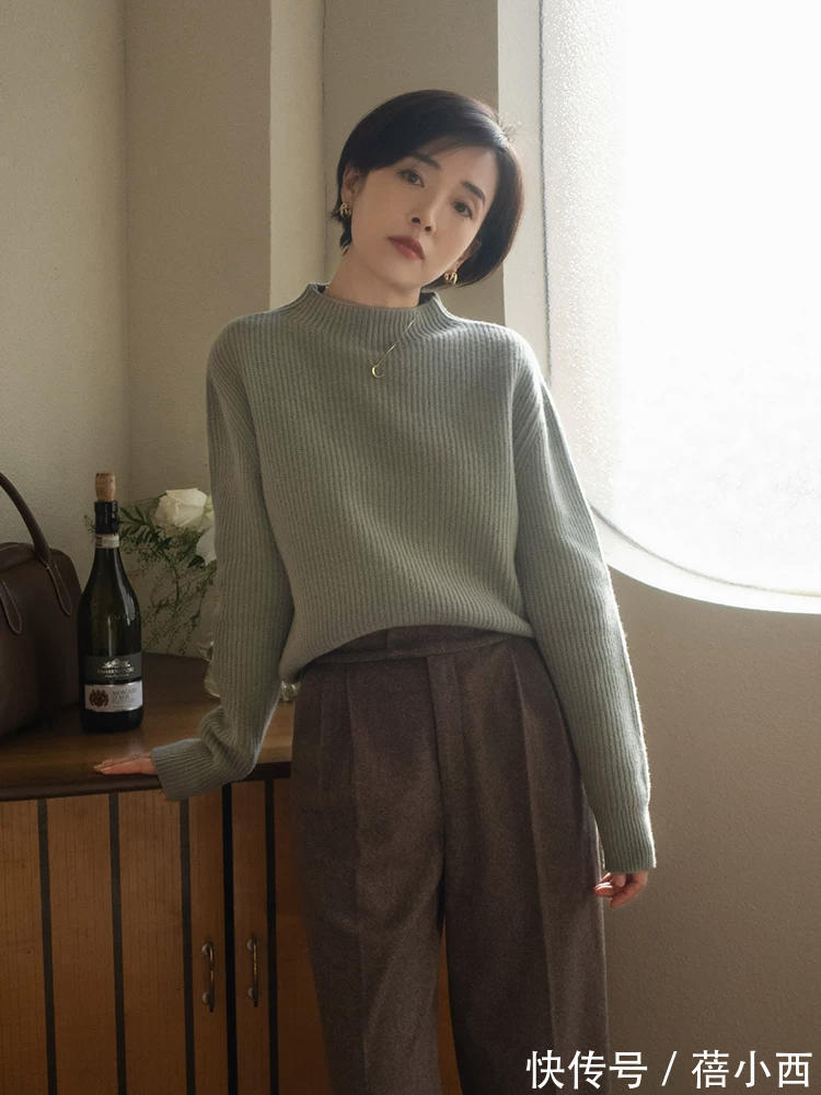 穿搭|终于找到适合普通女生的单品了,冬季穿“毛衣”是首选,高级时髦