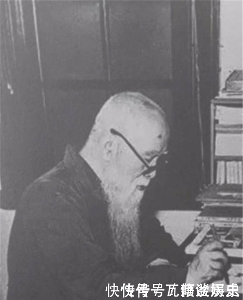 书法家#这位老人被日本尊为草圣,启功先生看到其书法,当场脱帽鞠躬三次