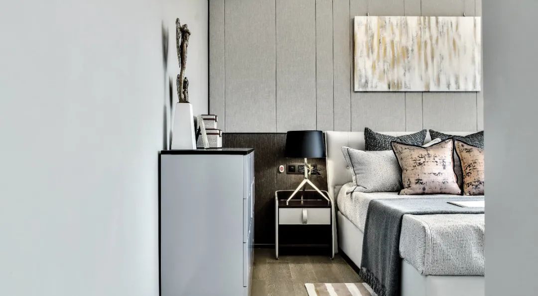 灰色|180㎡现代,硬包与木饰面,舒适精致的软装,营造优雅的档次感