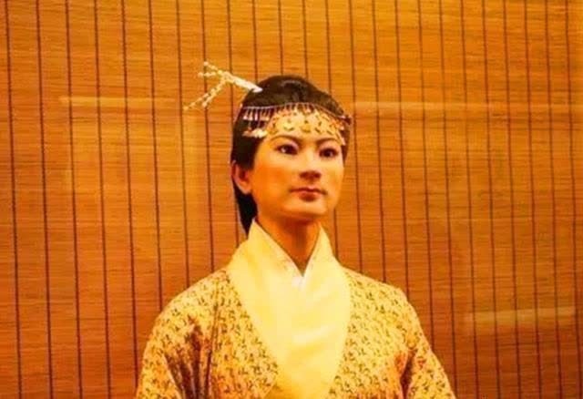 美女|辛追沉睡2100年栩栩如生，皮肤尚有弹性，真人复原后是绝代美女