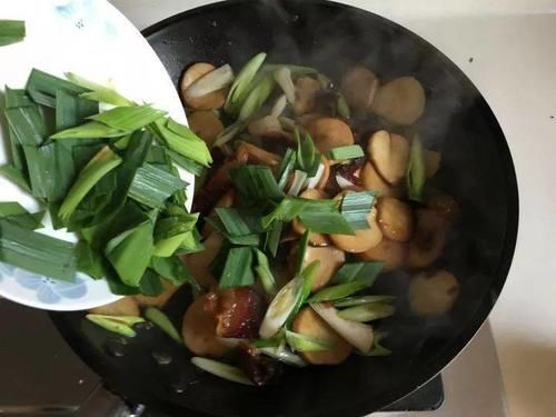 杏鲍菇别只烧着吃了，试试这新方法，更香更好吃！