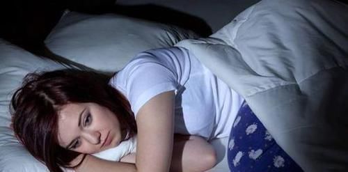 更年期的女性总是“被动熬夜”?几个方法让失眠“主动远离”
