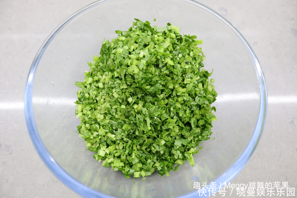 锅贴|老北京最爱的面食,底儿焦脆,馅香嫩,孩子都能做,越漏馅越爱吃