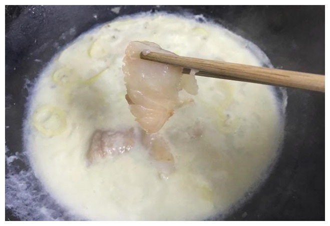 黑鱼加豆浆,教你新吃法,鲜香滑嫩无腥味,端上桌连汤都喝精光