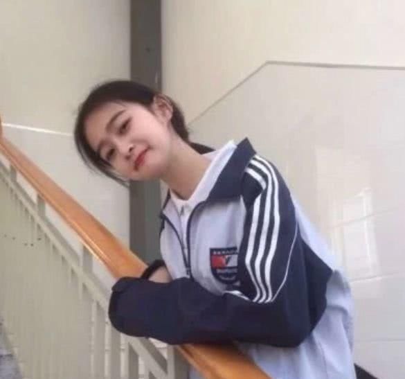 女生脸上若有这3个特征，看似长相平平，其实是隐藏的“校花脸”