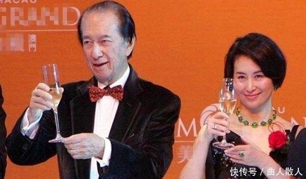 翡翠|何超琼翡翠项链,一条项链价值一栋房,无论哪种衣服风格都能驾驭