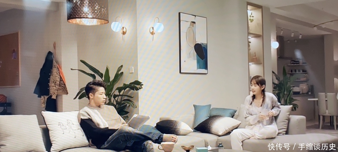 天奇|同一屋檐下:能否成为当代年轻人的心灵慰藉?你从中感受到什么?