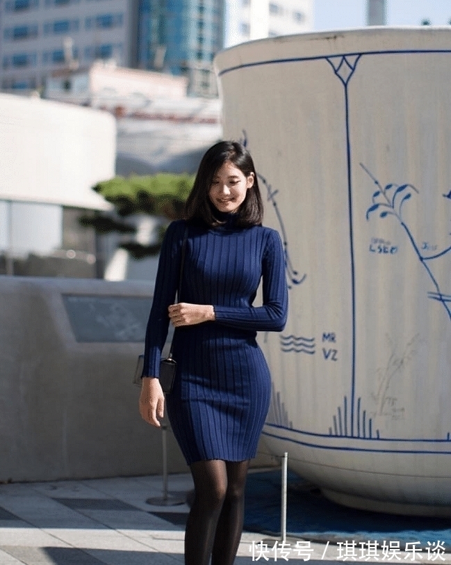 迷人 针织包臀裙展示凹凸迷人身姿，散发迷人成熟气质！