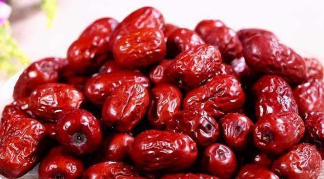 营养物质|红枣是胃病“催化剂”?医生:想要胃健康,3种红色食物尽量远离