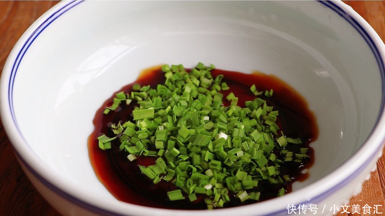 荷包蛋我就服这做法,出锅个个完整,一做一个准,鲜嫩好吃