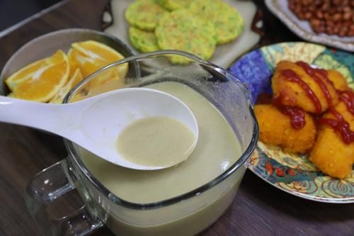 今天的早餐，有荤有素，搭配丰盛，早上20分钟就能做好