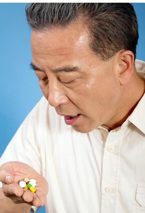 抗氧化剂|为何高血压越来越多？医生：服药时3个禁区要远离，否则血压爆表