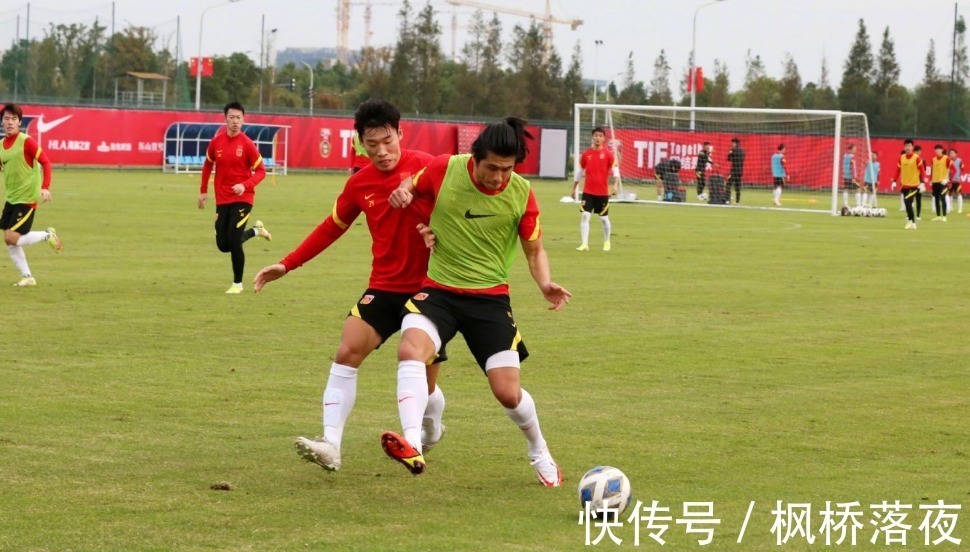 比赛|26岁国安旧将拯救李铁!关键时刻一脚世界波扭转形势,又拼又好用!