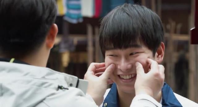 同吃黄磊的饭大华两季没长肉，彭彭一季就吃成球，终于找到原因了