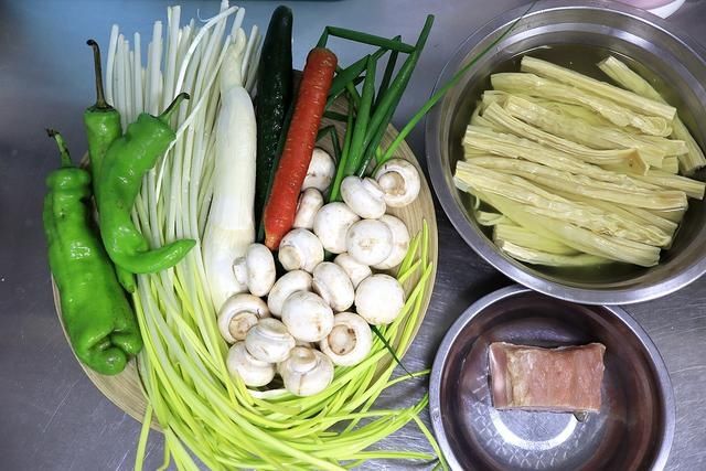 北京一家3口的日常晚餐，2荤2素，网友：接地气儿，讲究有营养