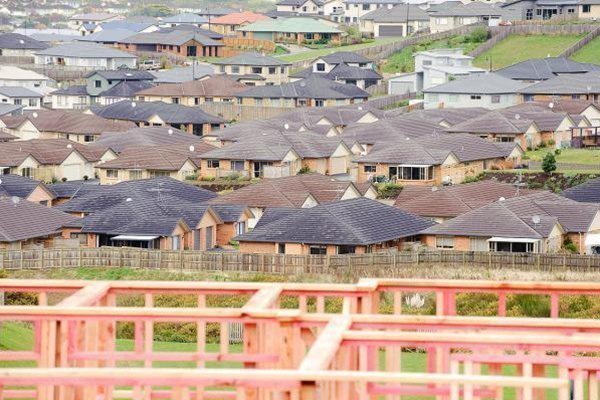 一线城市|该国3万套住宅被中国大妈买走,没有人居住,现全部成为“鬼屋”