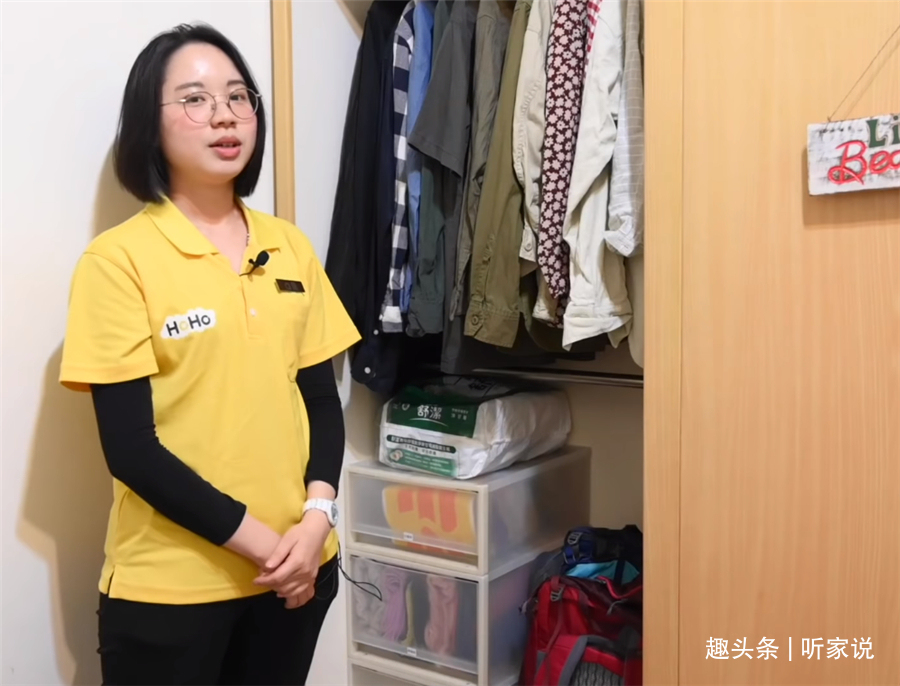 姑娘|“囤积癖”姑娘10㎡卧室,衣服堆积如山,3名整理师8小时打扫干净