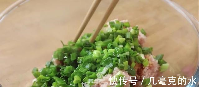 包子这样做，柔软鲜嫩，不用揉面、不用擀皮，做法简单又营养！