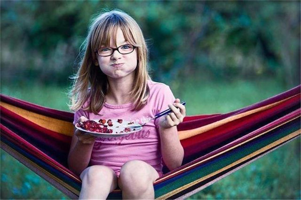 骨骼|孩子有下列毛病赶紧改,可能会使骨骺线提前闭合,影响娃身高发育