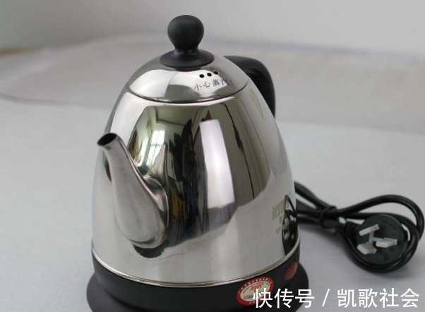热水壶|还再用电热水壶烧水喝吗？好多人不当回事，现在清楚还不晚