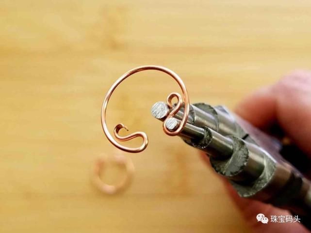 什么是绕线首饰？首饰绕线的教程与您分享……