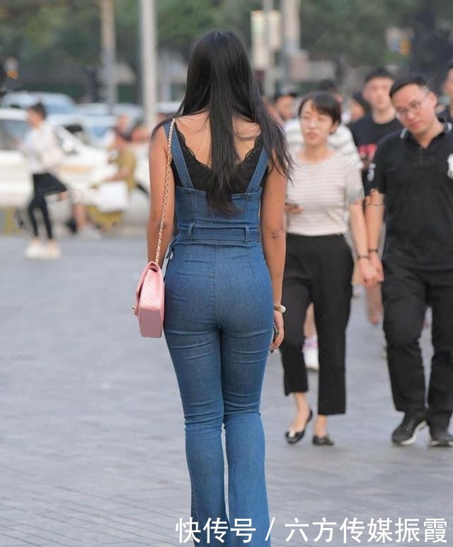 有“小肚子”很尴尬,像美女这样优雅的穿搭,也难掩失落的表情!