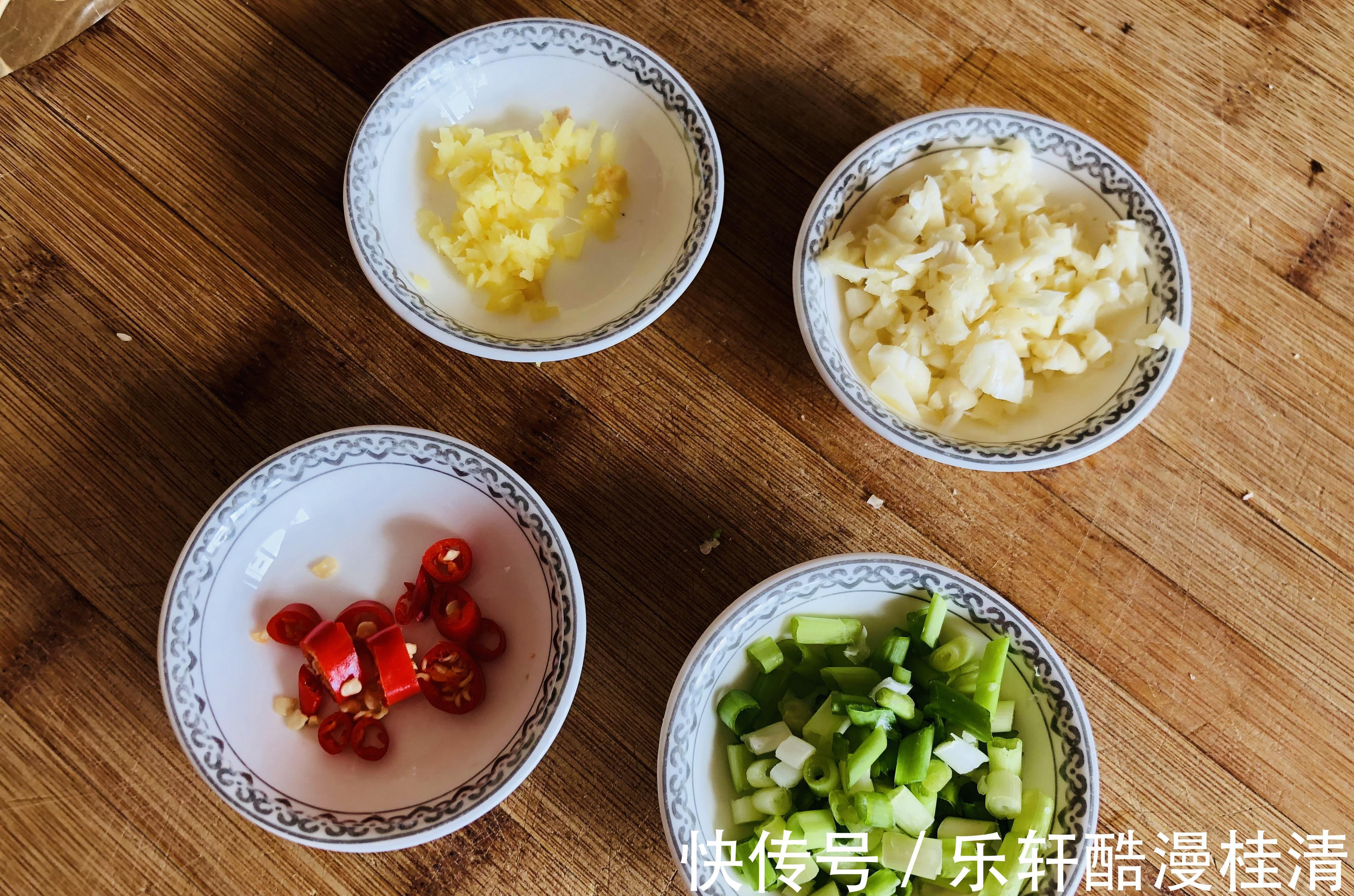 鸡肉|爱吃白斩鸡，不用出去买，自己在家做干净卫生又省钱