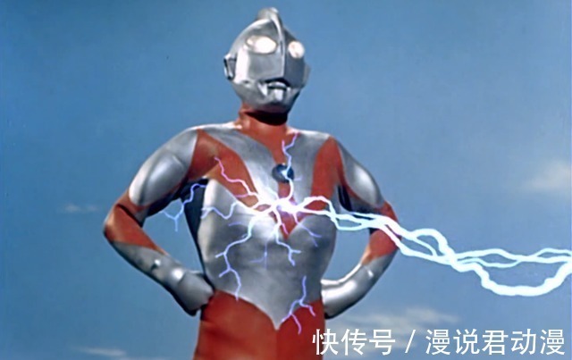 特利迦|特利迦奥特曼:初代胸肌挡闪电成经典,特利迦效仿,变成失败案例