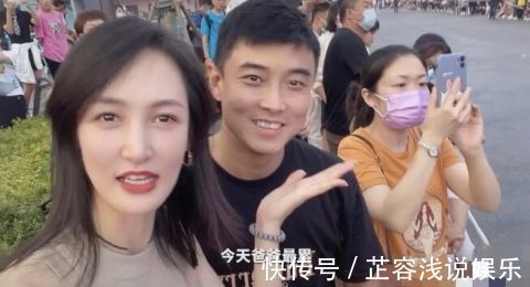儿子|乒乓球冠军王皓全家出游俩儿子罕见露面遗传爸爸高颜值