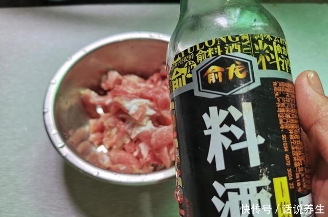 这菜是天然“碱性食物”,常吃嘴巴不臭,头发乌黑,皮肤也变嫩了