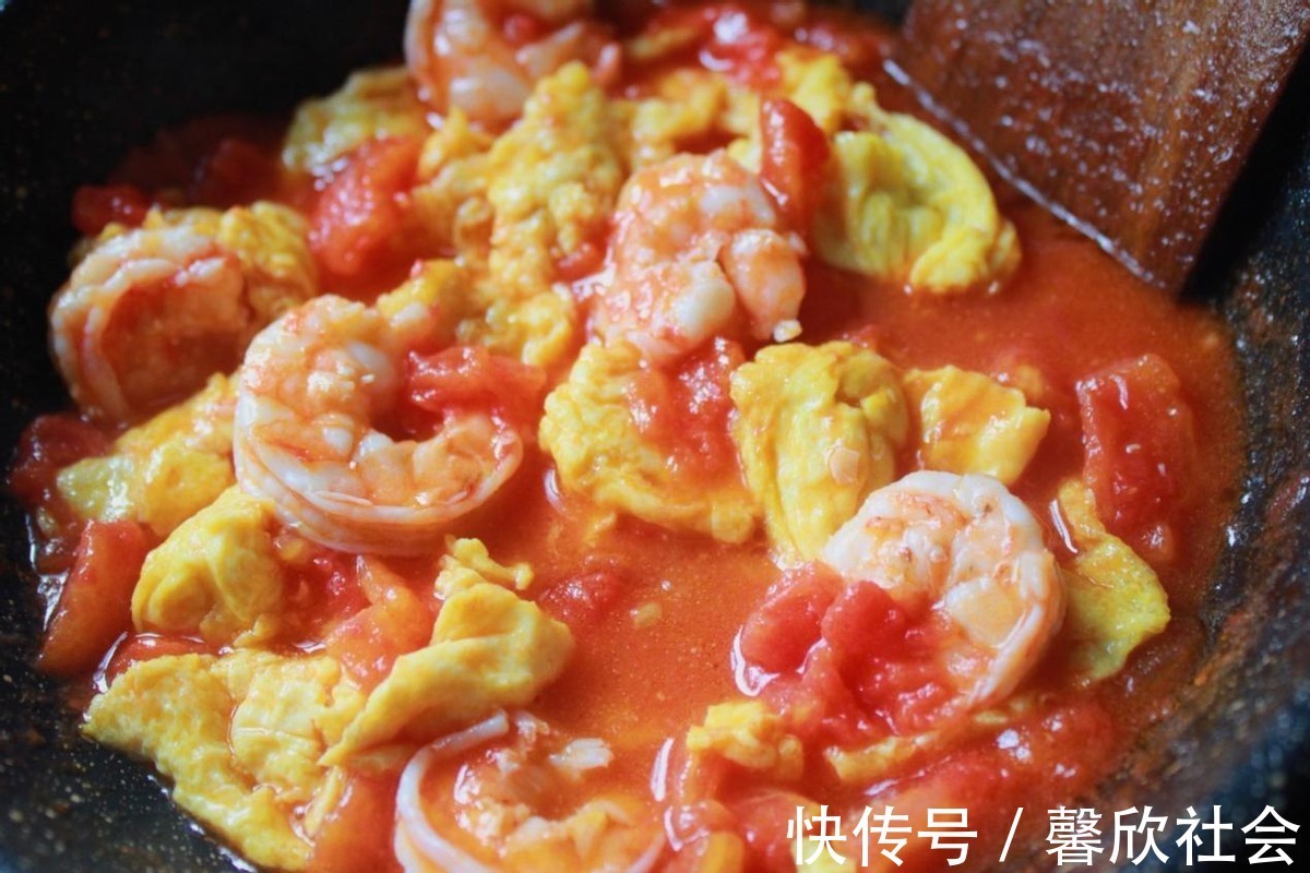 大人|番茄炒蛋时加入虾仁，味道更鲜美，营养更丰富，大人孩子都爱吃